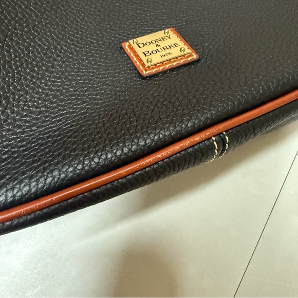 Dooney & Bourke Piper Black Pebble Grain Leather Crossbody Purse Bag R1137 - Picture 7 of 9